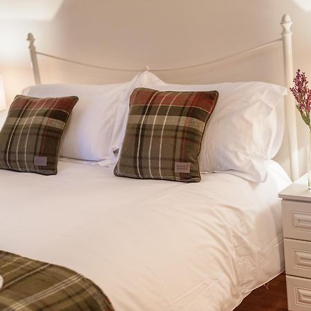 The Holyrood Park Residence 에든버러 외부 사진